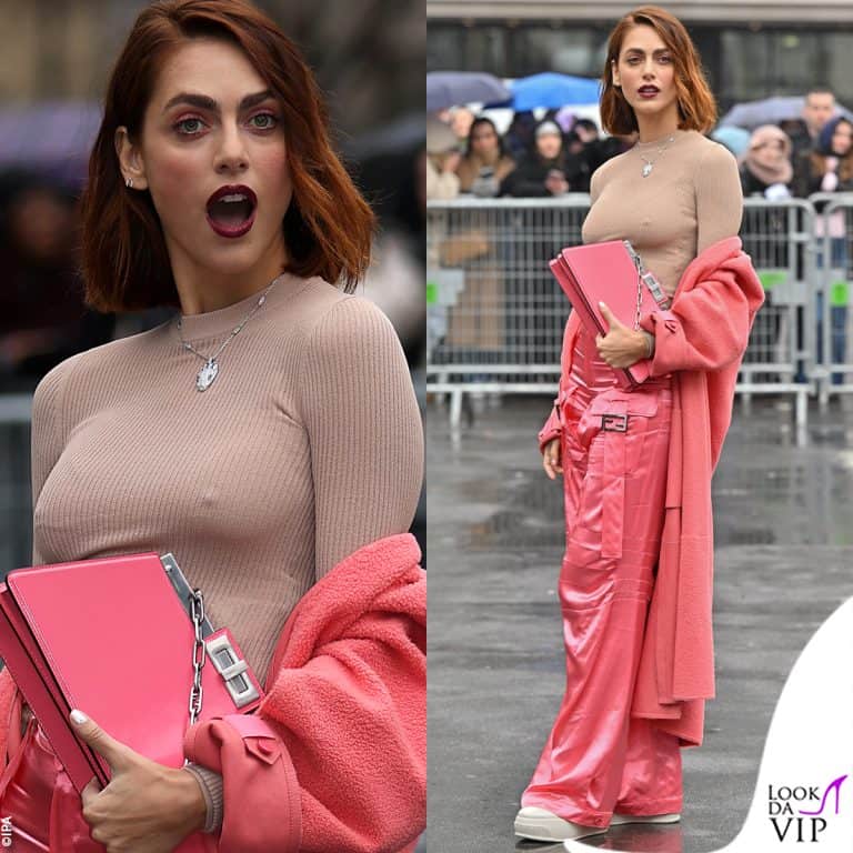 Miriam Leone in rosa alla sfilata Fendi a Parigi