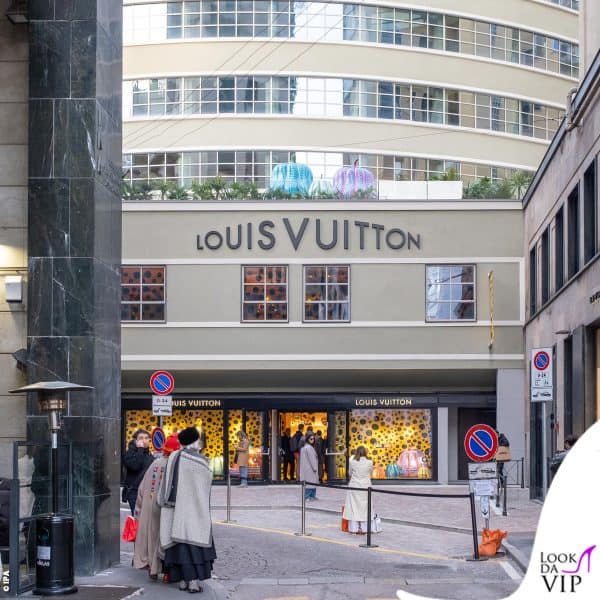 Lo store di Louis Vuitton ha sede nello storico edificio dell'ex Garage Traversi
