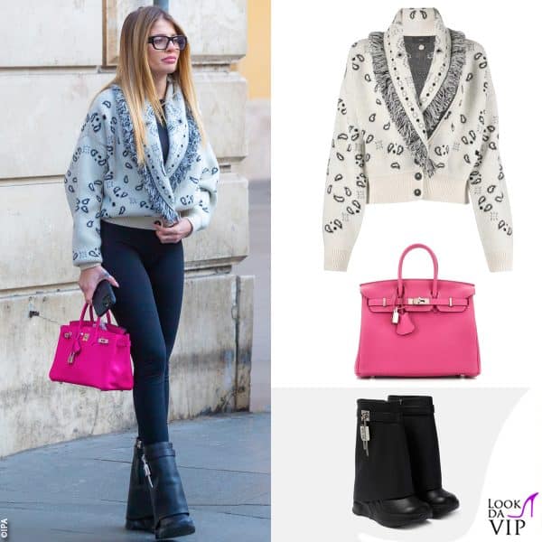 cardigan Alanui, borsa Hermès e stivali Givenchy per Chiara 