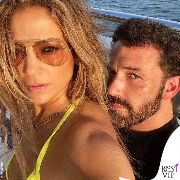 alcuni degli scatti pubblicati da Jennifer Lopez per San Valentino 