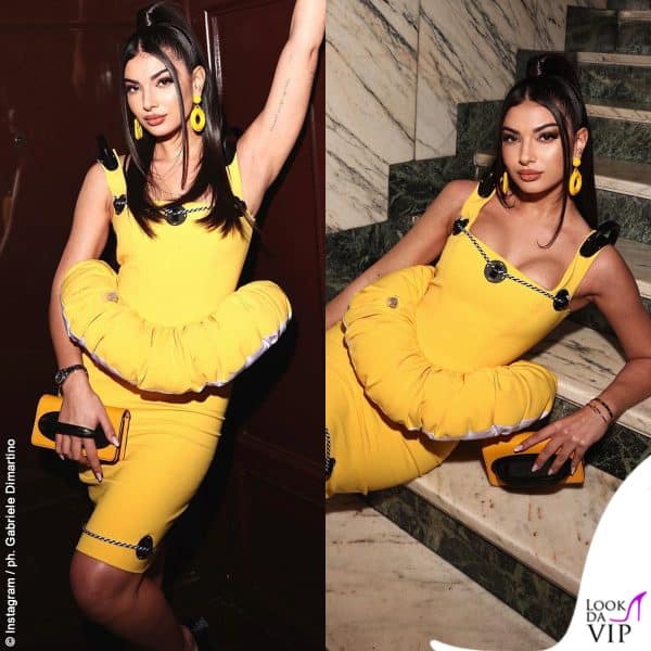 Elisa Maino con un yellow look Moschino