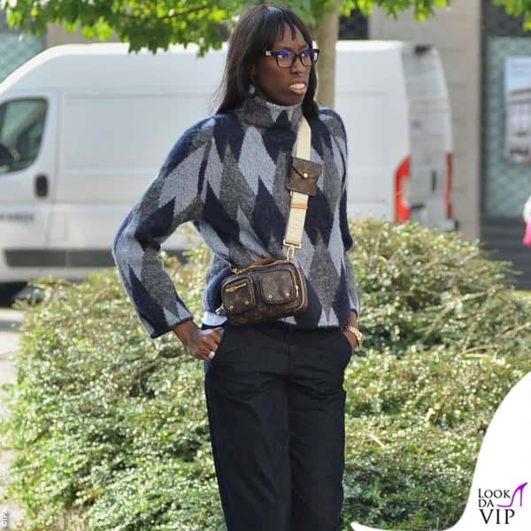 la pallavolista Paola Egonu indosserà Giorgio Armani (qui con un maglione del brand e una borsa Louis Vuitton) 