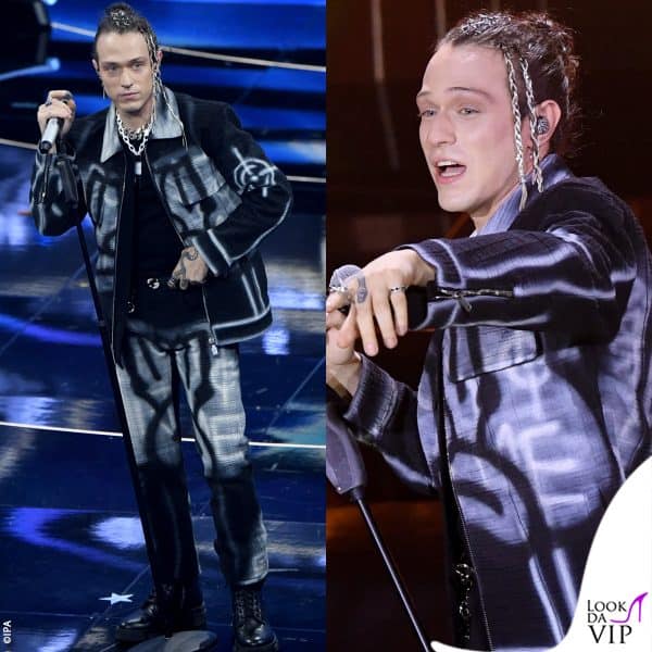 2022: Irama canta con i capelli intrecciati (outfit Givenchy)