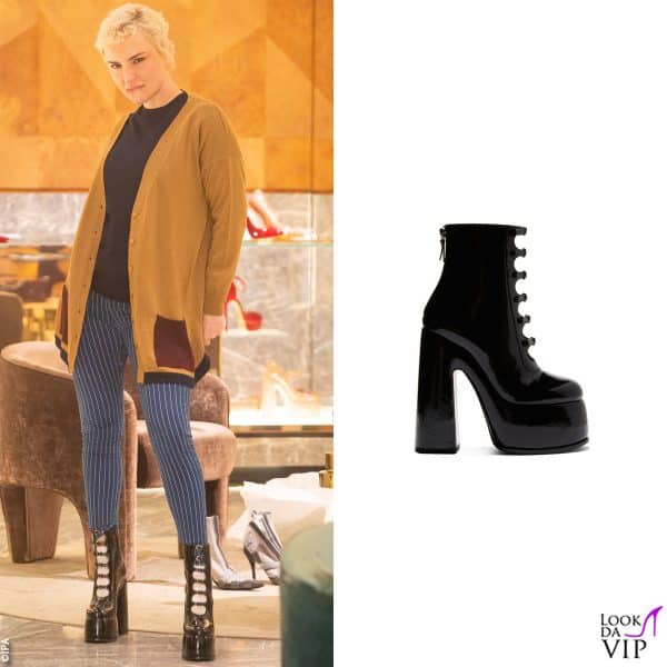Arisa con gli stivaletti "Rock Vittoria" di Casadei (1.250 euro)