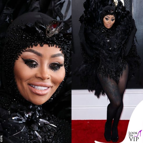 con un outfit For The Stars ai Grammy 2023