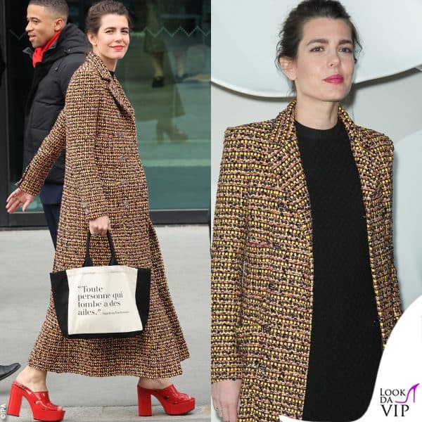 Charlotte Casiraghi con le platform rosse e la borsa poetica alla sfilata Chanel