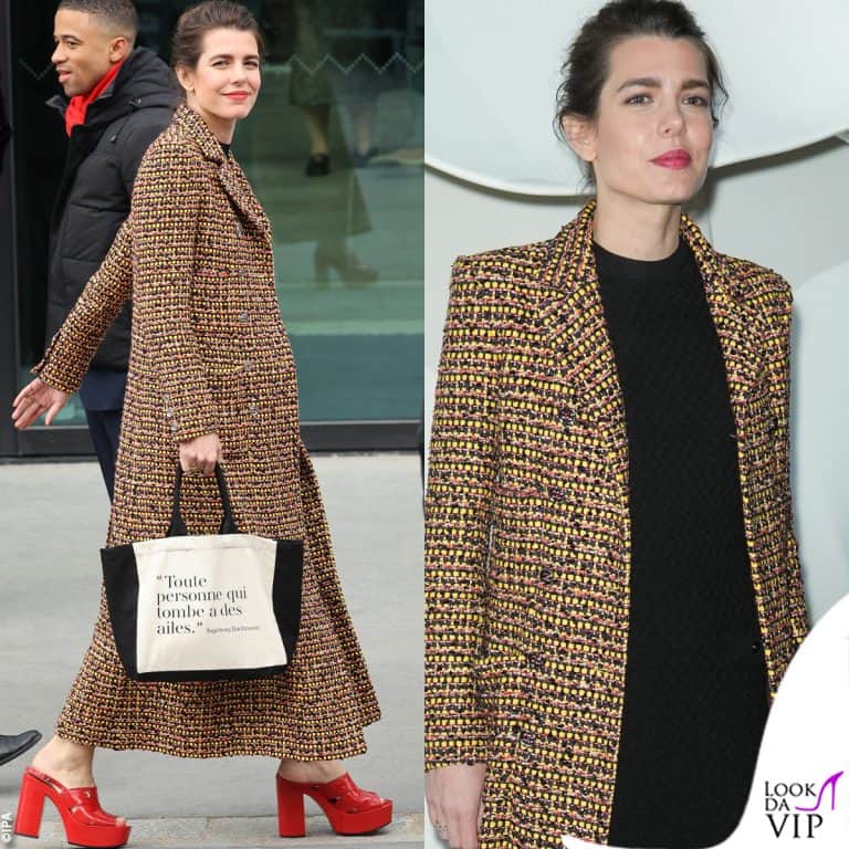 Charlotte Casiraghi con le platform rosse e la borsa poetica alla sfilata Chanel