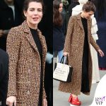 Charlotte Casiraghi con le platform rosse e la borsa poetica alla sfilata Chanel