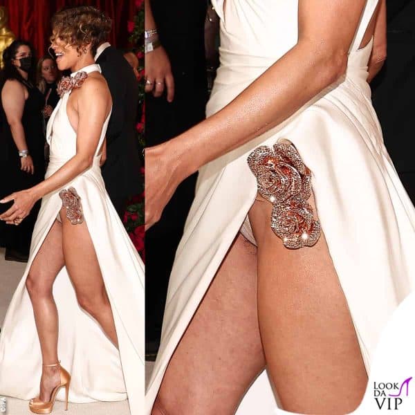 Halle Berry con un abito Tamara Ralph agli Oscar 2023