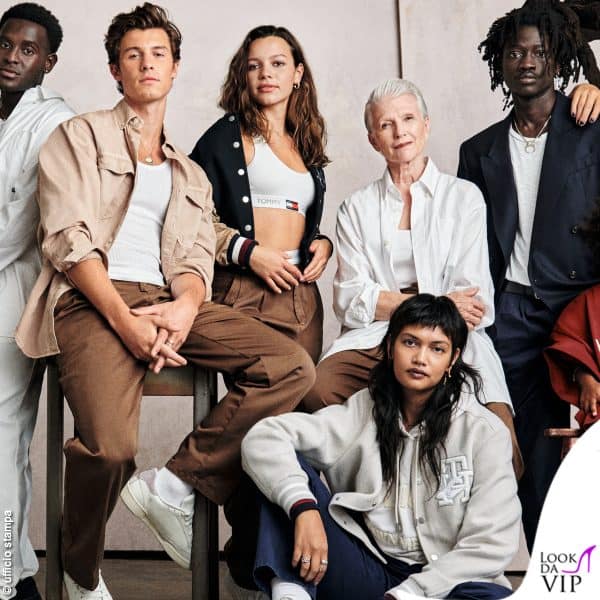 Maye Musk testimonial per Tommy Hilfigher, insieme a Shawn Medes