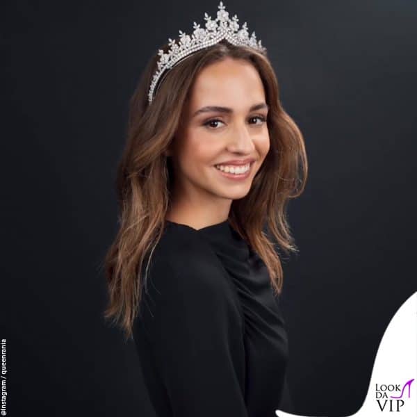 Iman pochi giorni prima del sì con la tiara di mamma Rania, che non ha però scelto per il matrimonio 