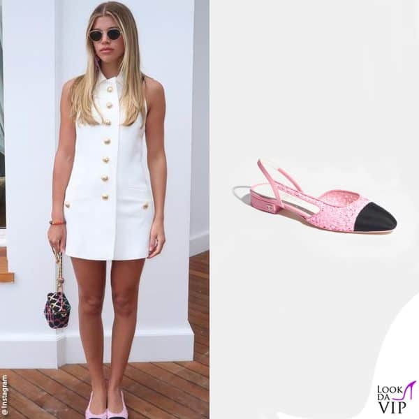 Sofia Richie durante il weekend delle nozze ad Antibes con un look Chanel