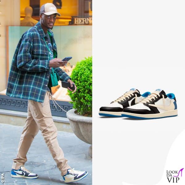 Si tratta di un modello molto raro: Air Jordan 1 Low OG SP x Fragment Design x Travis Scott