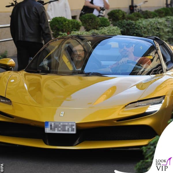 la sua auto "SF90 Spider" costa 473mila euro 