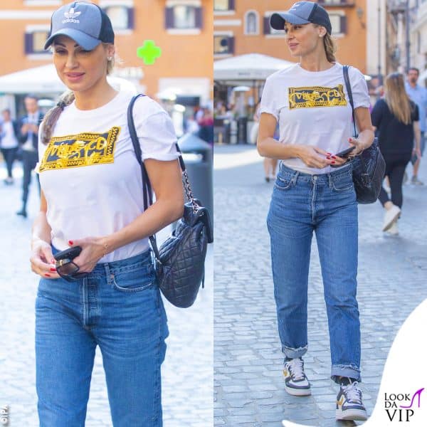 zainetto e cappellino: il look è casual ma firmato 