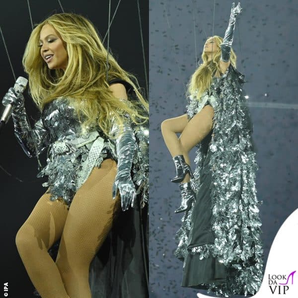 Beyoncé indossa un mantello di piume metalliche Coperni