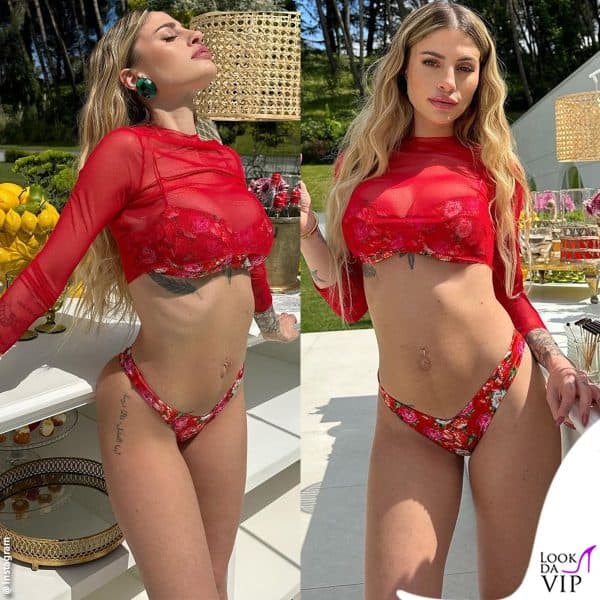 bollente nel bikini della sua linea, Plume Ethèrèe