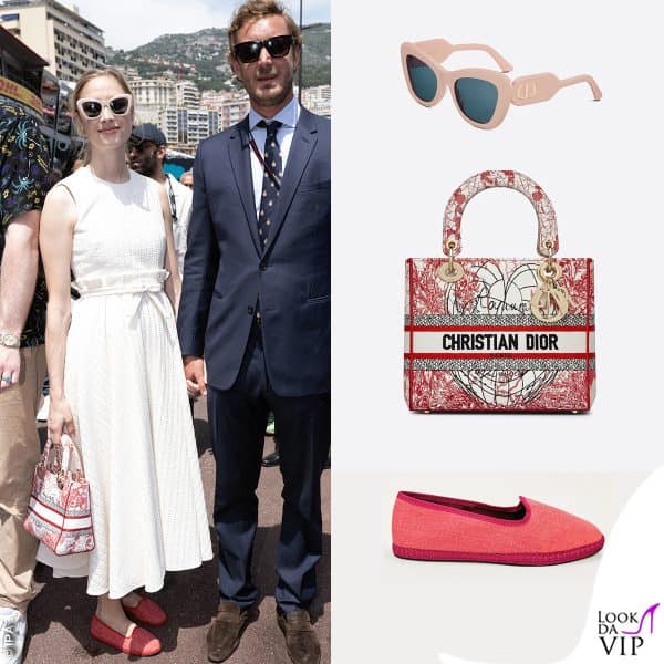 abito, borsa e occhiali Dior, scarpe Flabelus 