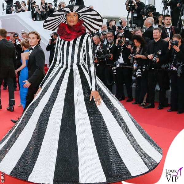 Ikram Abdi con un abito Nina Ricci 