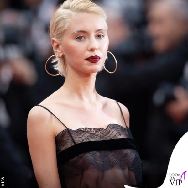 capelli platino effetto wet 