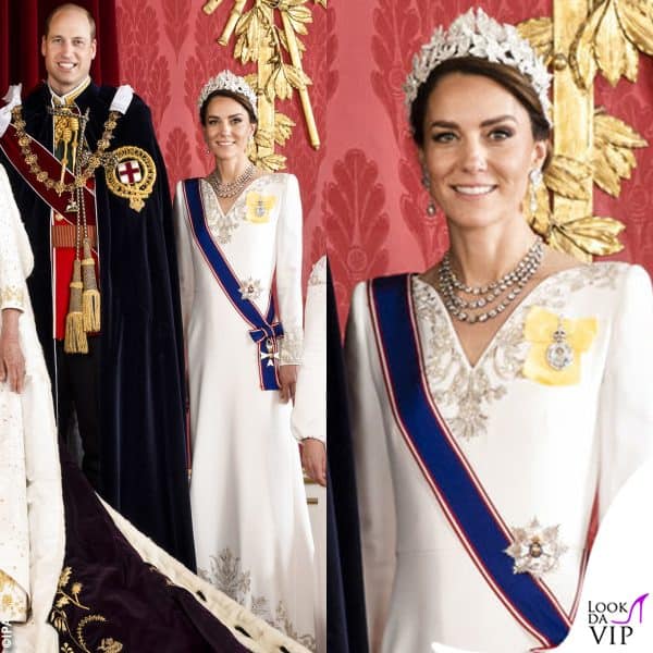 Kate posa di fianco a William... e mostra finalmente il vestito Alexander McQueen 