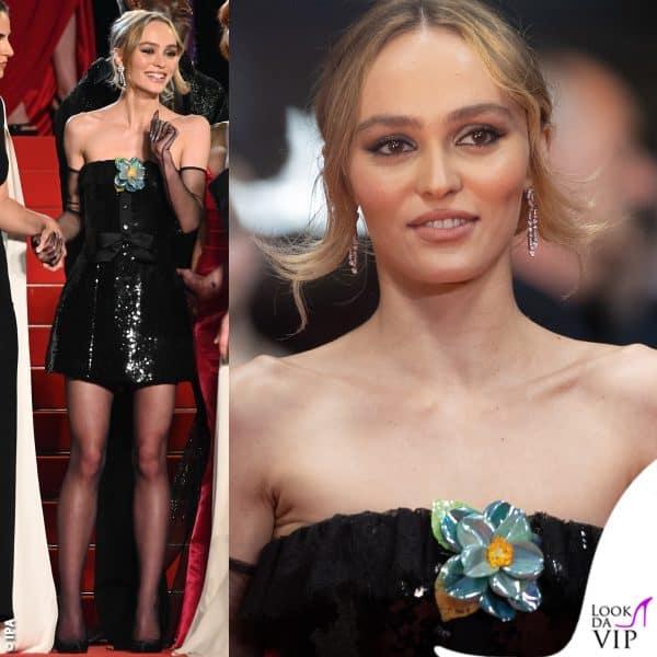 Lily-Rose Depp con un abito di Chanel della collezione autunno-inverno 1994