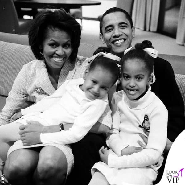 Una foto-ricordo degli Obama con le figlie 