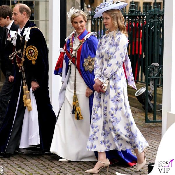 Sophie, duchessa di Edimburgo, e la figlia Lady Louise Windsor, con un abito di Suzannah London