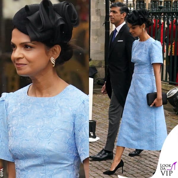 il premier britannico Rishi Sunak e la moglie Akshata Murthy, con un abito di Claire Mischevsni