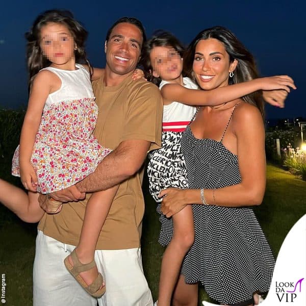 Federica Nargi in vacanza in Sicilia con Alessandro Matri e le figlie Sofia e Beatrice 