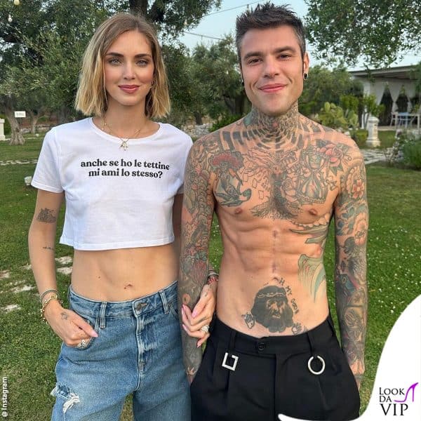 in posa con Fedez