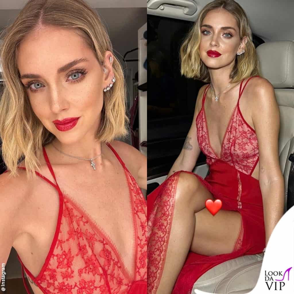Chiara Ferragni infuocata nell'abito rosso di Nue Studio