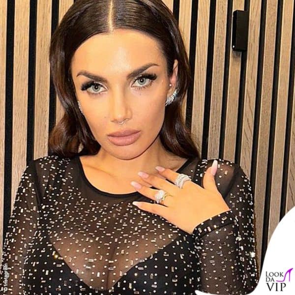 La manicure di Elettra Lamborghini