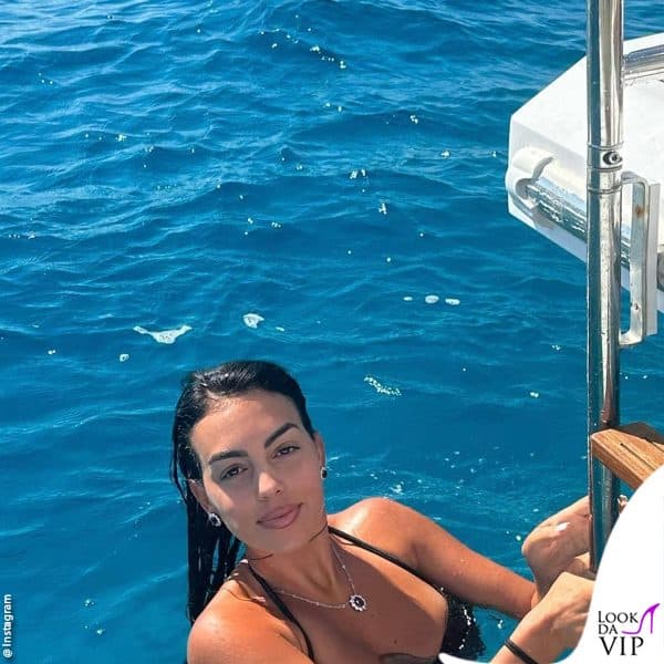 un tuffo nel mare blu 