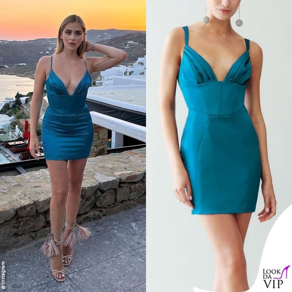 Valentina Ferragni opta per un minidress blu, firmato Atelier Emé 