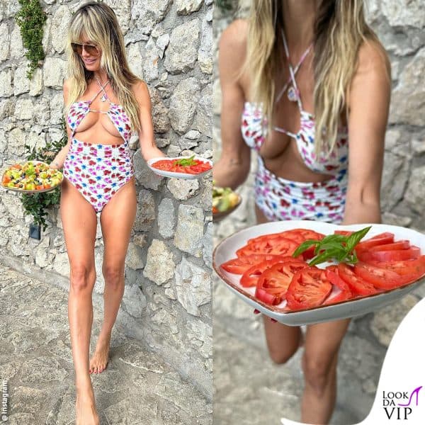 il costume a fiori sottolinea il fisico perfetto 