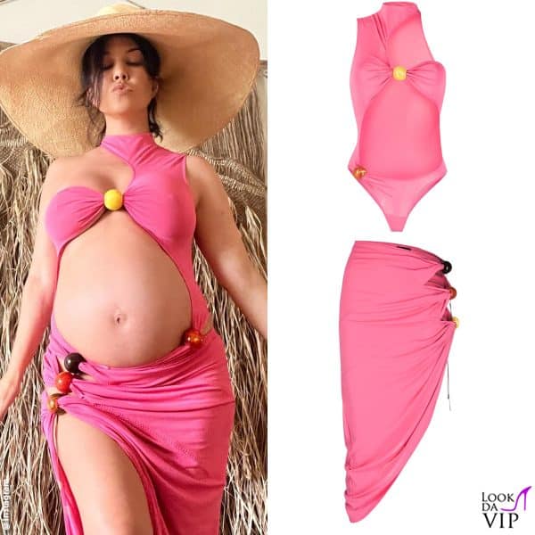 Kourtney Kardashian sfoggia il pancione in Jacquemus