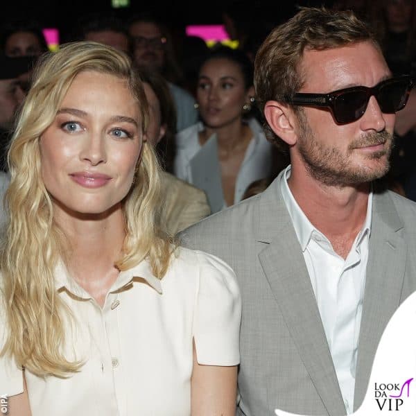 Pierre non rinuncia agli occhiali da sole