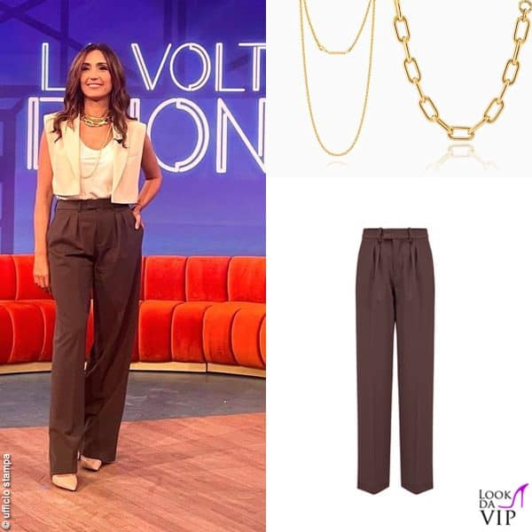 gilet, pantaloni e gioielli Federica Tosi, scarpe Valentino