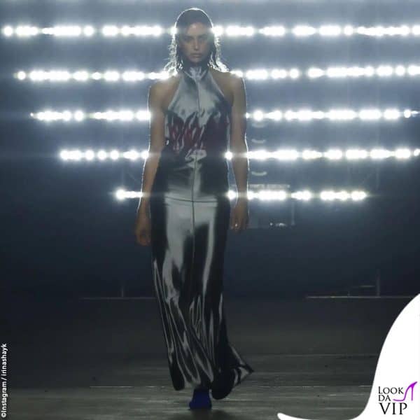 Irina in passerella per Mowalola 