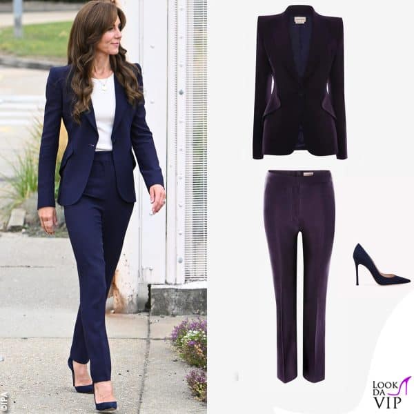 tailleur Alexander McQueen, pump Gianvito Rossi 