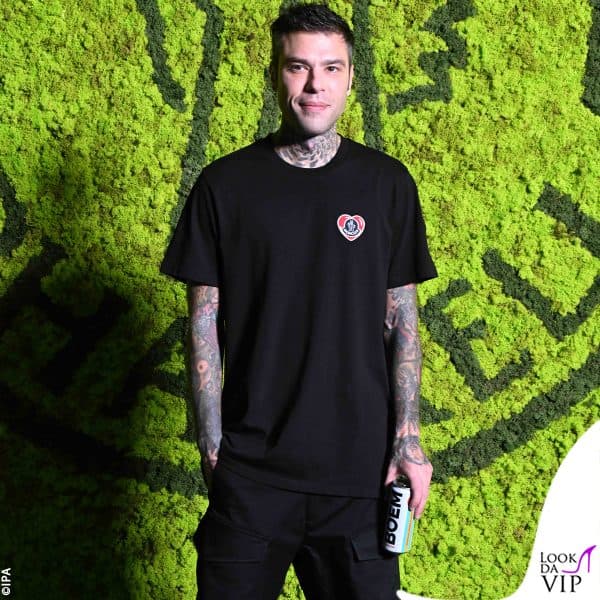 Fedez da solo da Moncler 