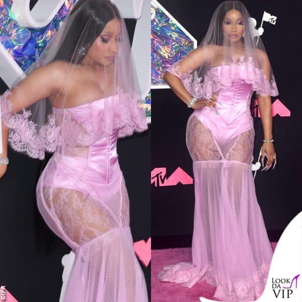 Nicki Minaj nei pizzi rosa di Dolce&Gabbana 