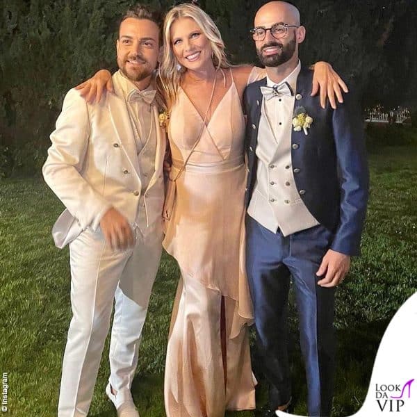 Valerio Scanu alle nozze con nozze Luigi Calcara (in posa con Laura Freddi)