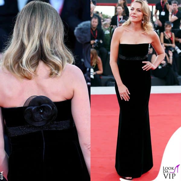 Claudia Gerini in Armani (gioielli Leo Pizzo)