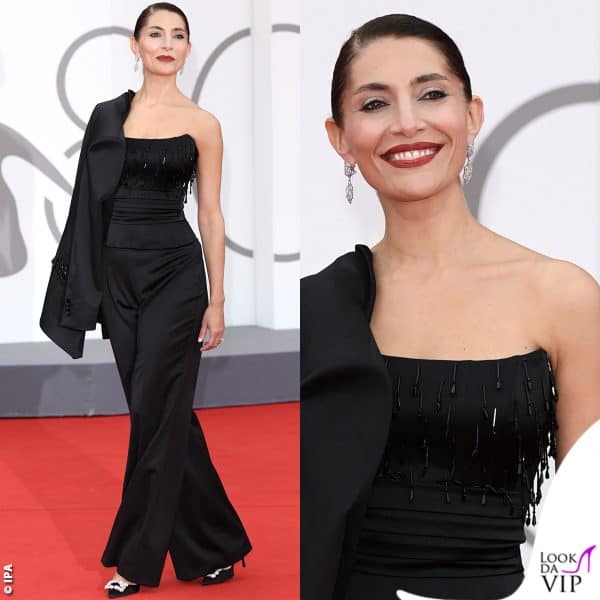 Outfit Kiton e scarpe Roger Vivier per Caterina Murino
