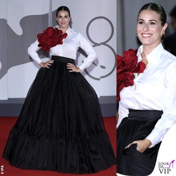 Diana Del Bufalo sceglie un look Giada Curti e gioielli Bernard Delettrez