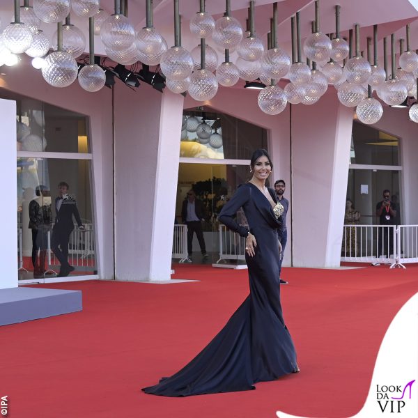 Elisabetta Gregoraci sul red carpet della nona serata di Venezia 80 