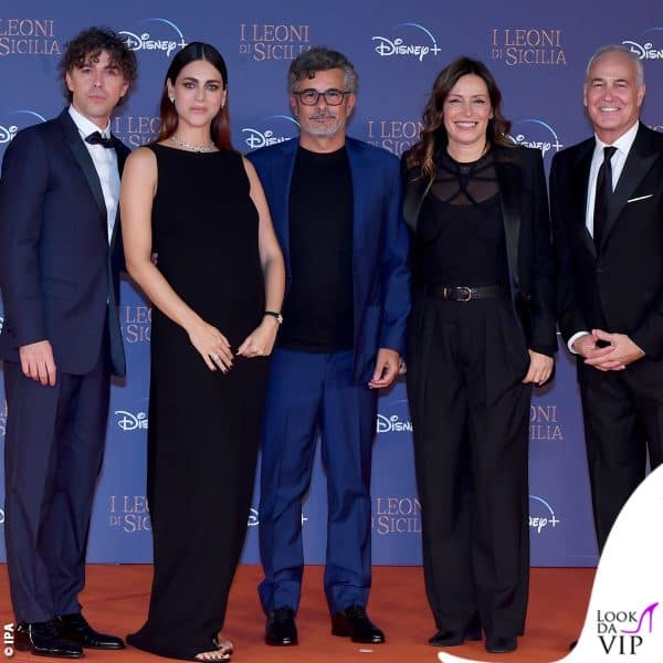 La Leone col cast