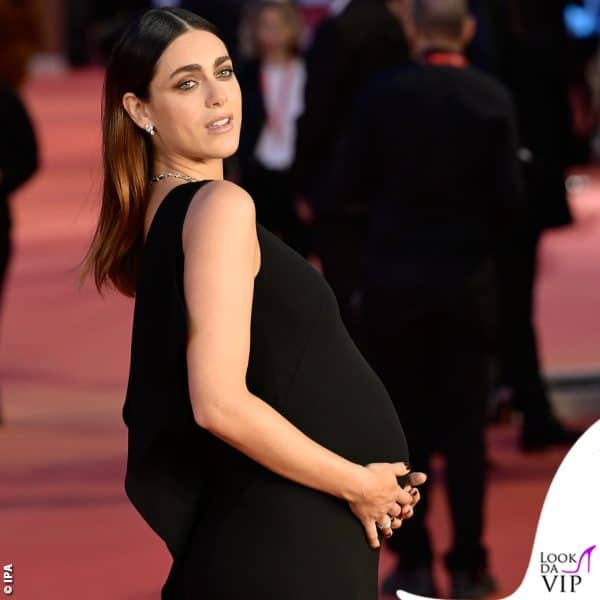Il pancione di otto mesi, protagonista sul red carpet